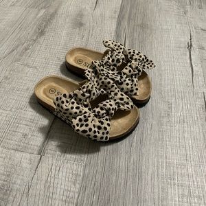 Polka dot toddler girl sandals
